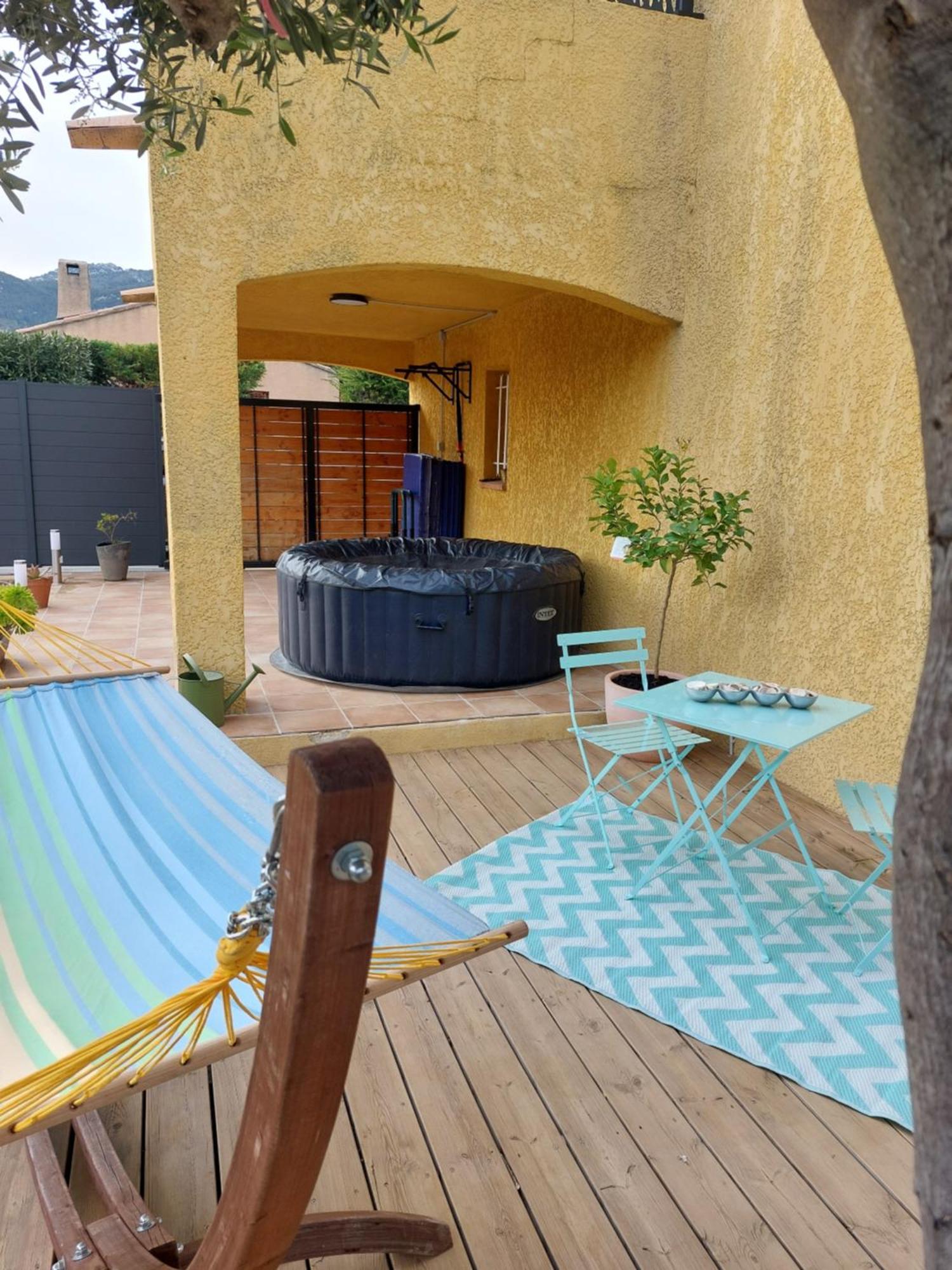 Independante Avec Terrasse Privative Privatunterkunft