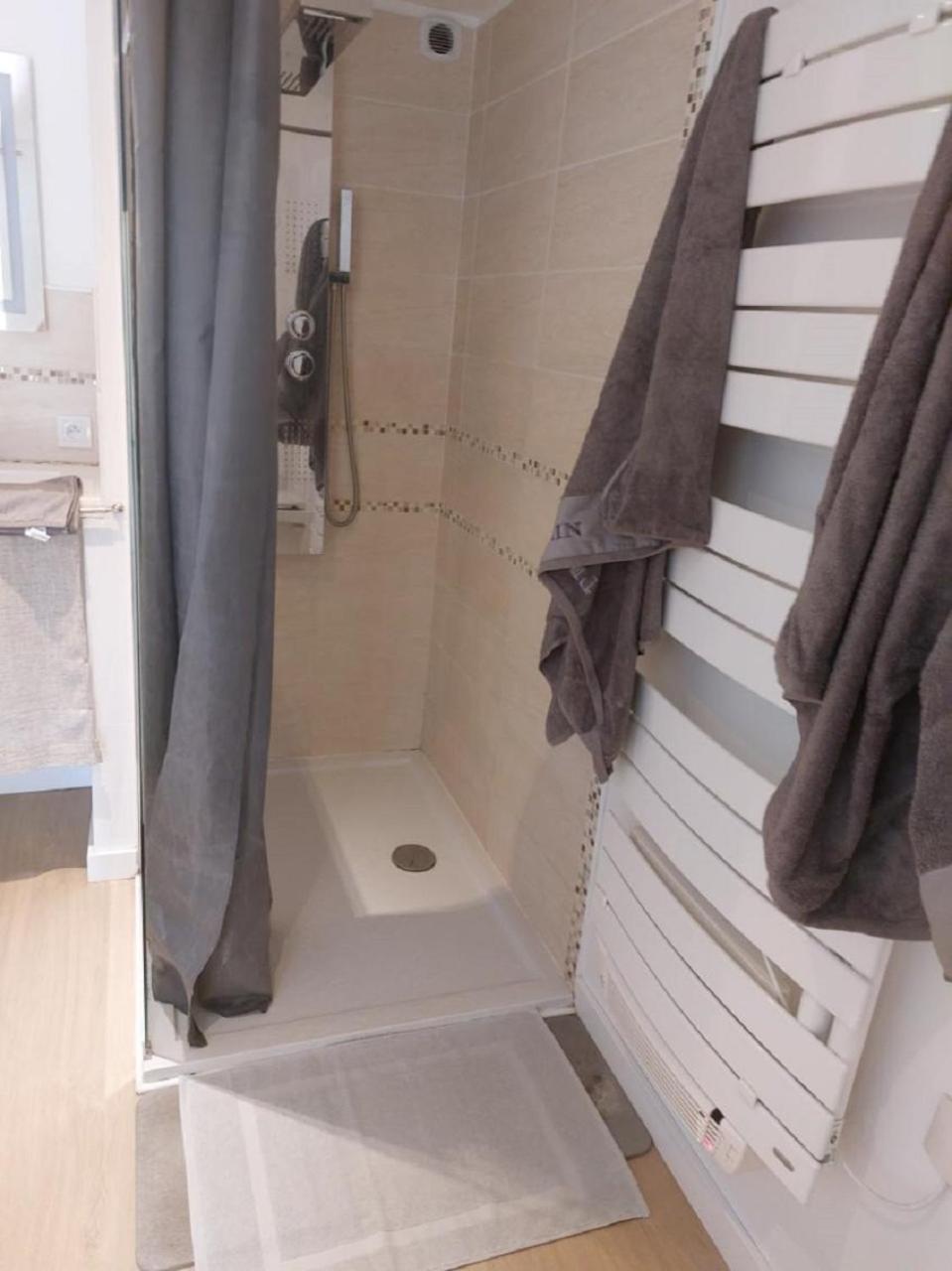 Privatunterkunft Independante Avec Terrasse Privative *